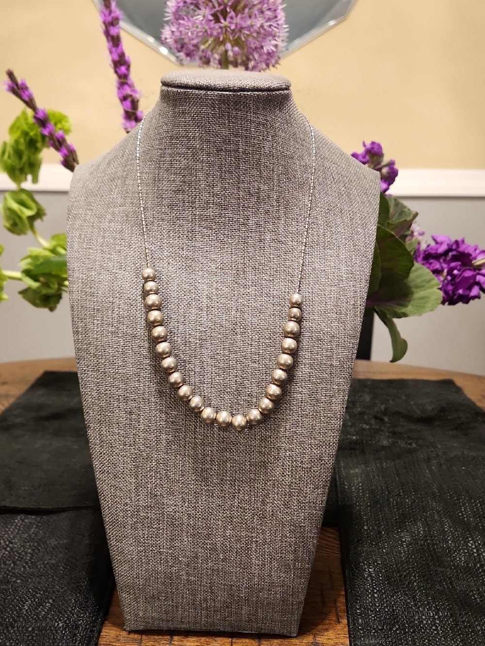 Elegant Silver Beaded 18" Necklace